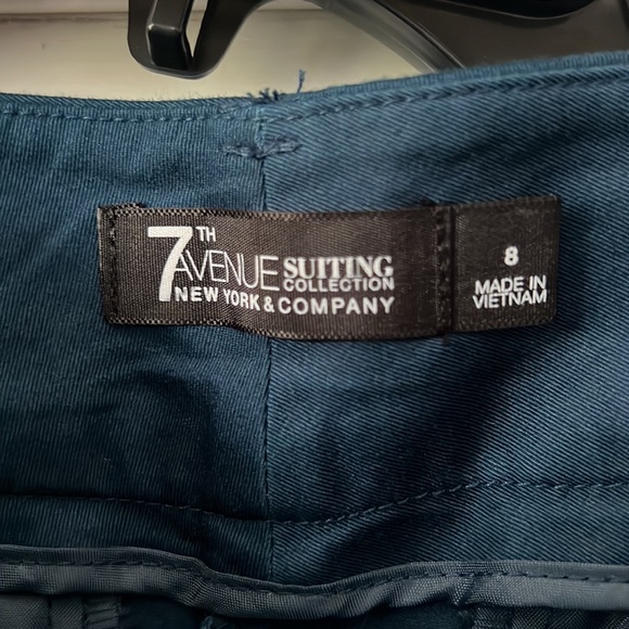 Gorgeous teal blue cuffed dressy shorts - Picture 4 of 6